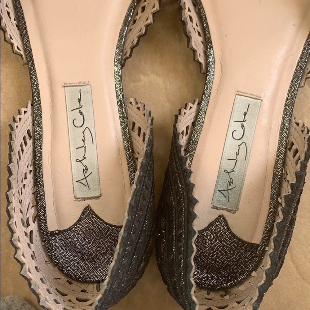 Ashley Cole Elegant Flats